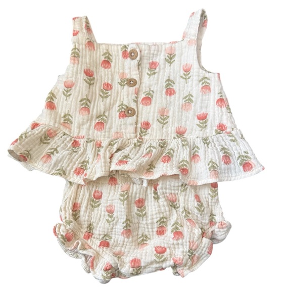 Emily And Oliver Other - Adorable Floral Baby Set with Ruffles